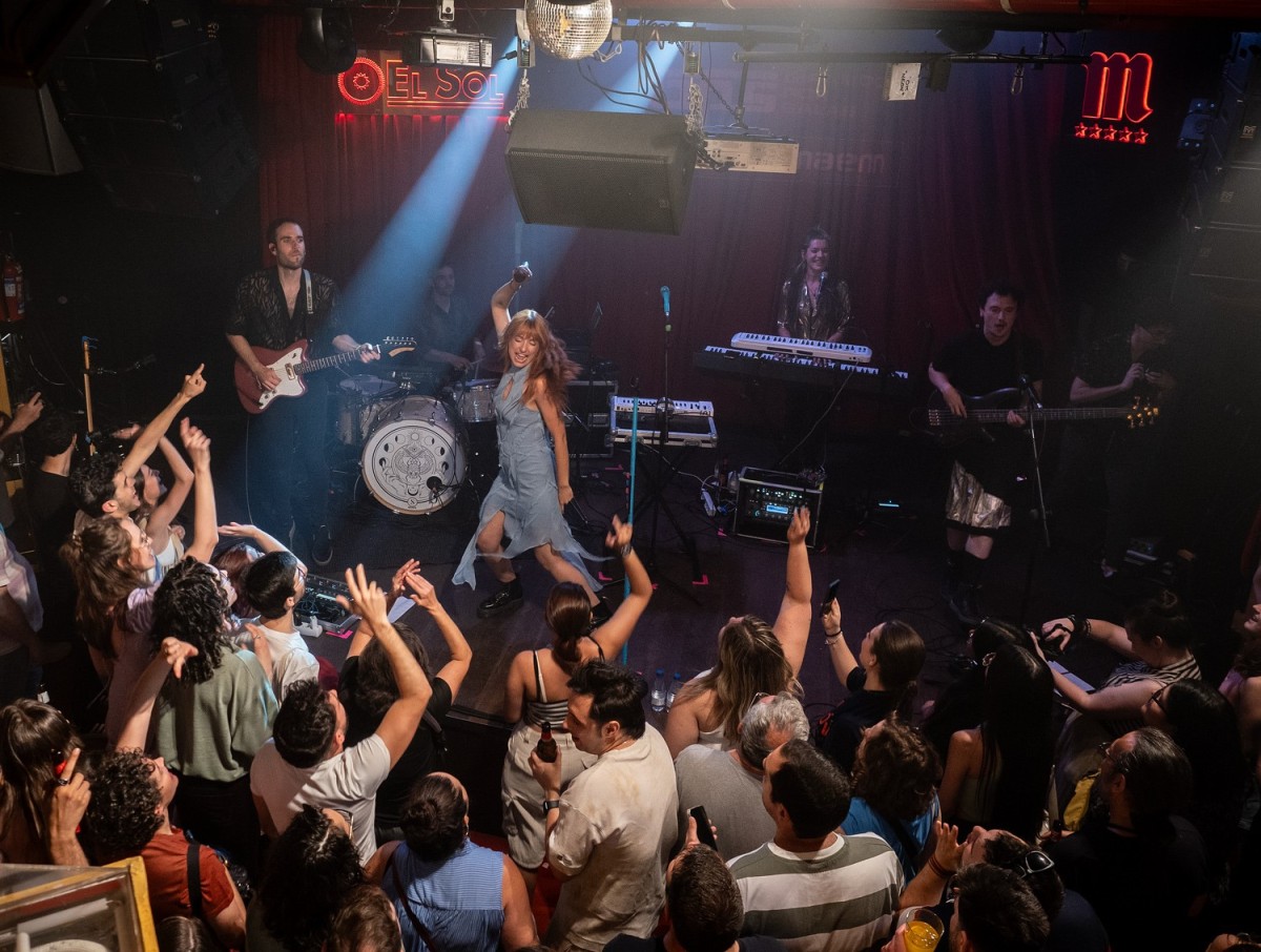 Fotografía de Chica Sobresalto: Ernesto Cortijo Ballesteros (PIER Fotografía).